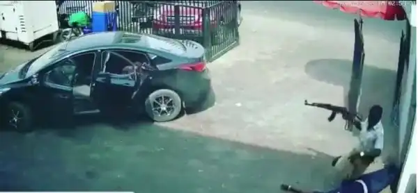 Zenith Bank Robbery; “Why Brave Policeman Had To Run Away During Shootout”. [Photos]